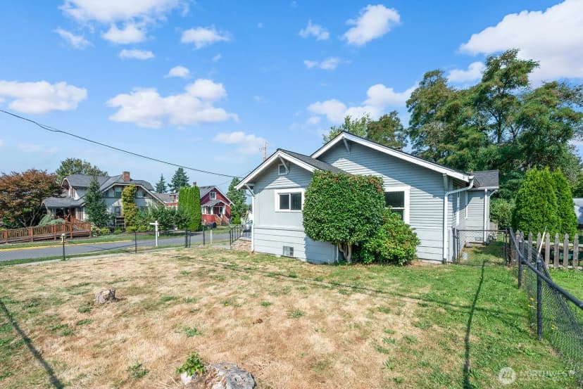 Property photo for 403 E Division Street, Mount Vernon photo 33