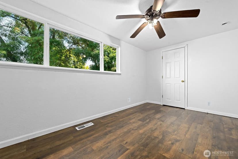 Property photo for 403 E Division Street, Mount Vernon photo 19