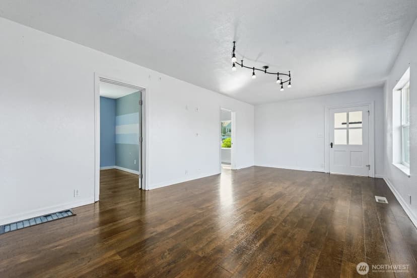 Property photo for 403 E Division Street, Mount Vernon photo 7