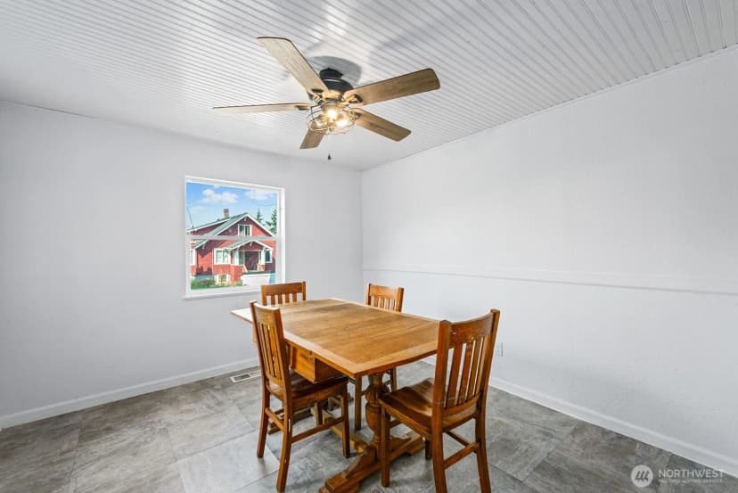 Property photo for 403 E Division Street, Mount Vernon photo 12