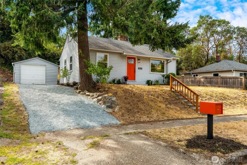 Property photo for 9819 Sw 32nd Ave, Seattle