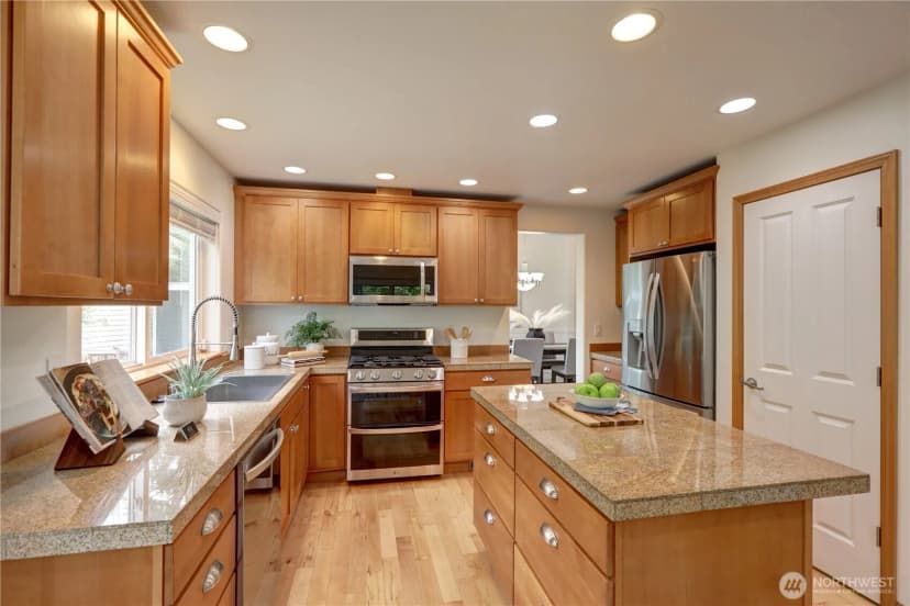 Property photo for 14332 Madison Way, Lynnwood photo 11