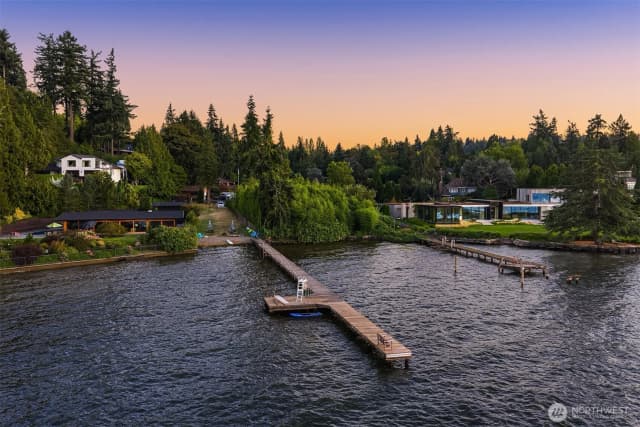 Property photo for 2024 80th Street Se, Mercer Island photo 3