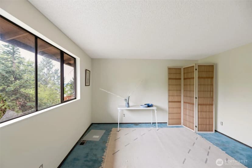 Property photo for 2024 80th Street Se, Mercer Island photo 18