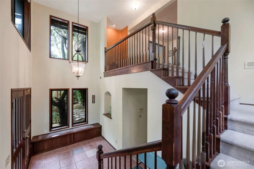 Property photo for 2024 80th Street Se, Mercer Island photo 8