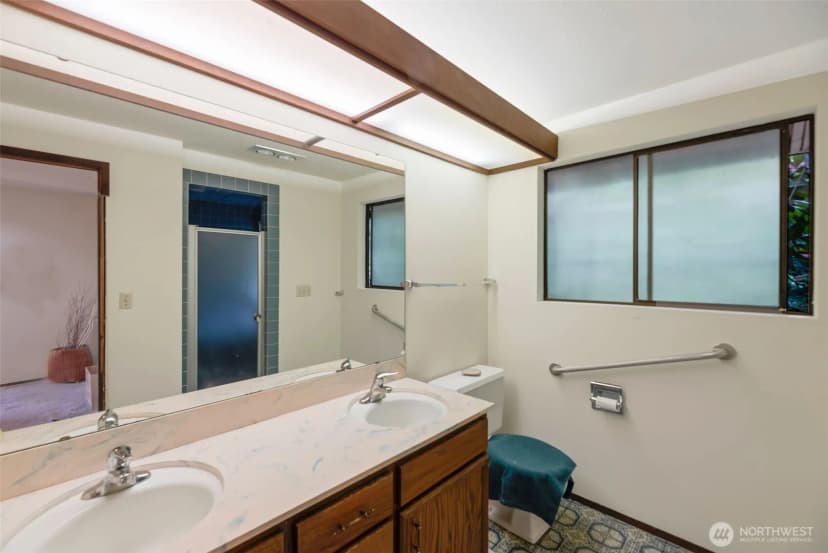Property photo for 2024 80th Street Se, Mercer Island photo 21