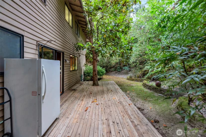 Property photo for 2024 80th Street Se, Mercer Island photo 26
