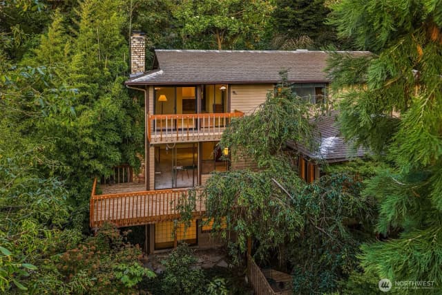 Property photo for 2024 80th Street Se, Mercer Island photo 4