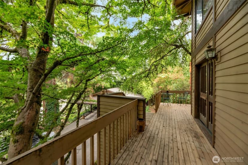 Property photo for 2024 80th Street Se, Mercer Island photo 6