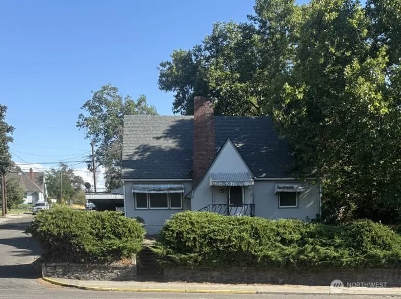Property photo for 528 E Main Street, Dayton
