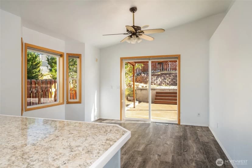 Property photo for 116 E Raymond Avenue, Chelan photo 9