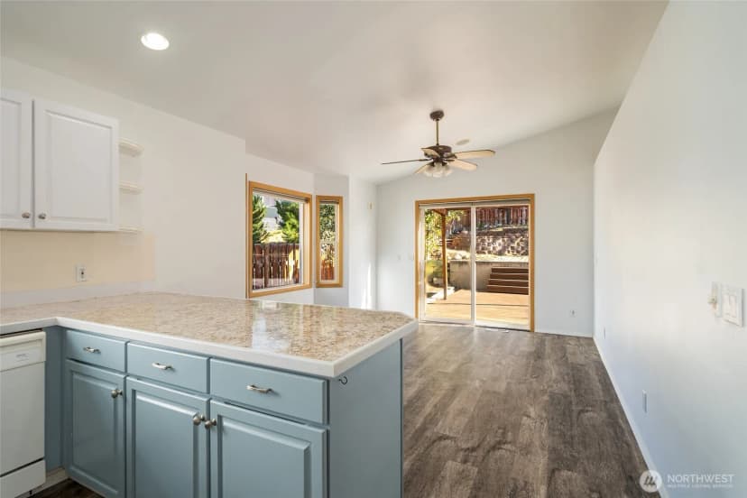 Property photo for 116 E Raymond Avenue, Chelan photo 10