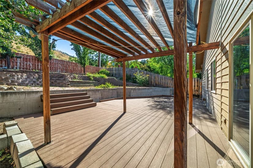 Property photo for 116 E Raymond Avenue, Chelan photo 26