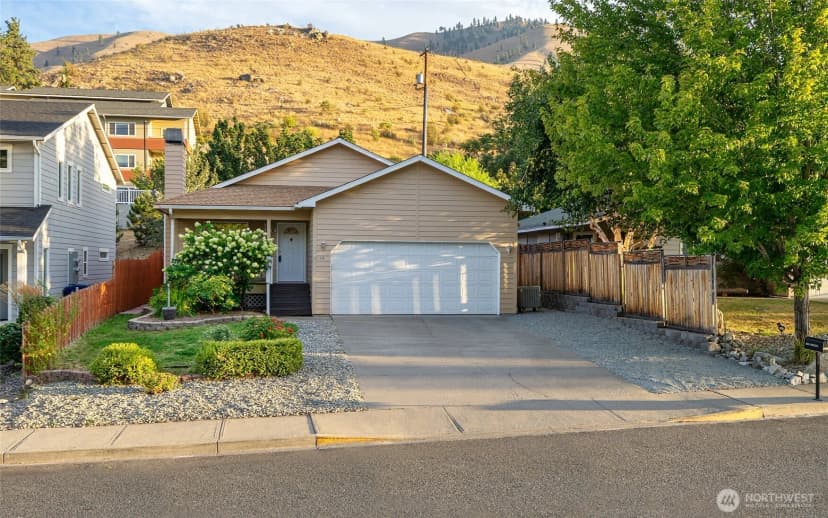 Property photo for 116 E Raymond Avenue, Chelan photo 30
