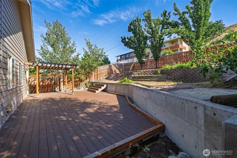 Property photo for 116 E Raymond Avenue, Chelan photo 27