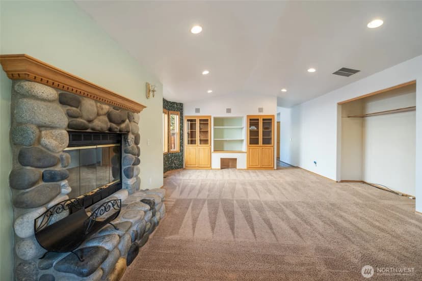 Property photo for 116 E Raymond Avenue, Chelan photo 7