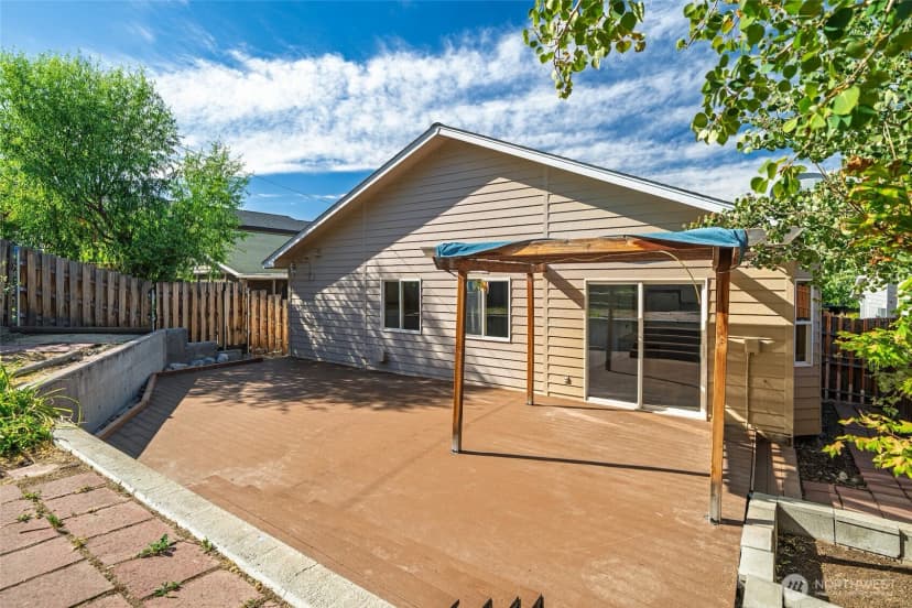 Property photo for 116 E Raymond Avenue, Chelan photo 24