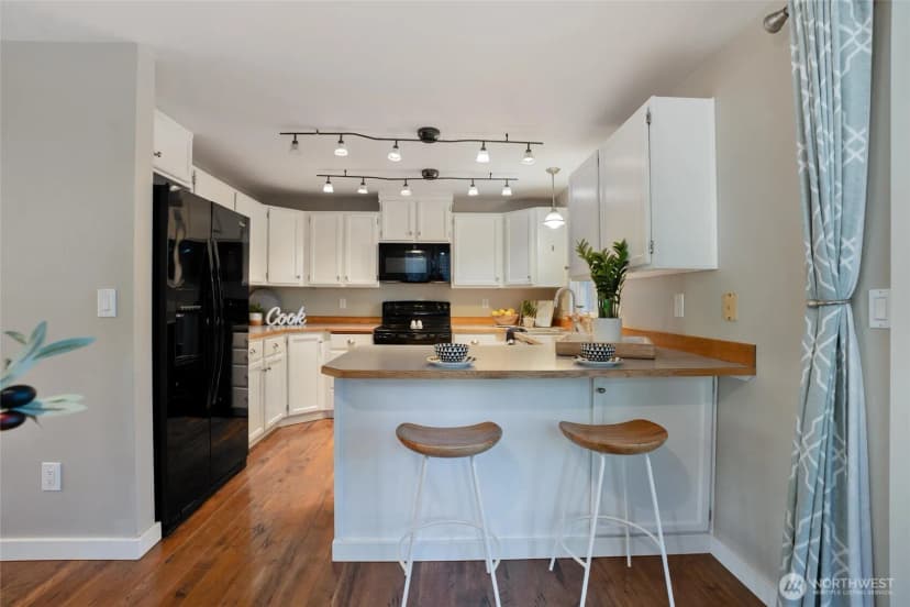 Property photo for 8065 Autumn Hills Place Ne, Bremerton photo 12