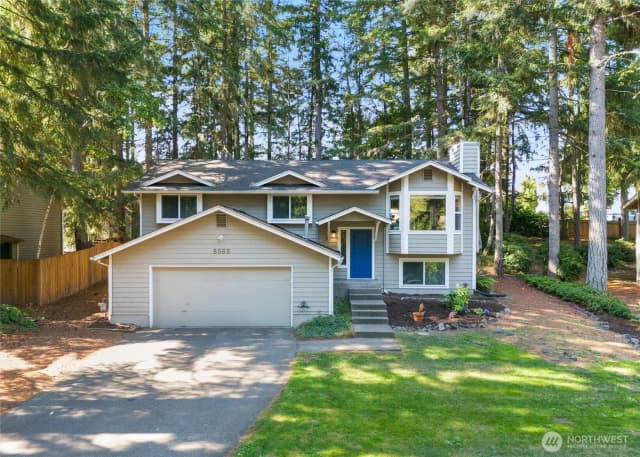 Property photo for 8065 Autumn Hills Place Ne, Bremerton photo 3