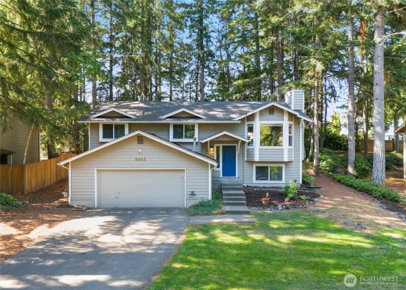 Property photo for 8065 Autumn Hills Place Ne, Bremerton photo 3
