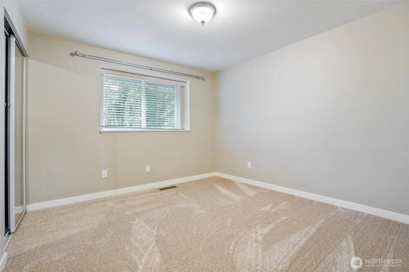 Property photo for 8065 Autumn Hills Place Ne, Bremerton photo 18