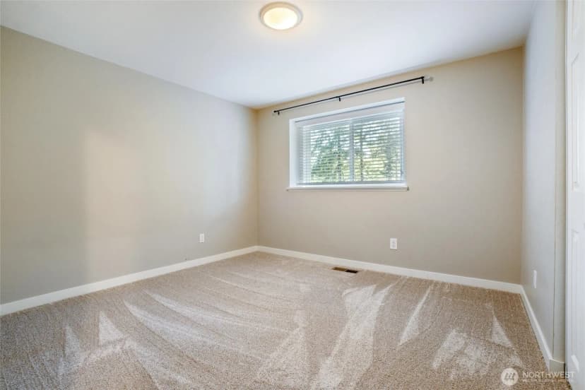 Property photo for 8065 Autumn Hills Place Ne, Bremerton photo 15