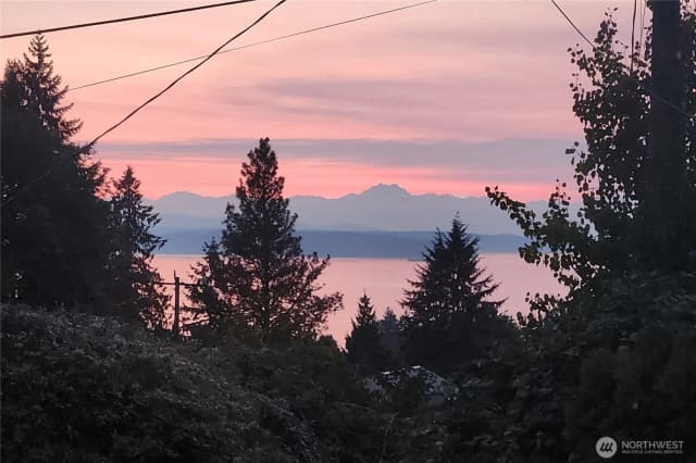 Property photo for 9111 40th Avenue Sw, Seattle