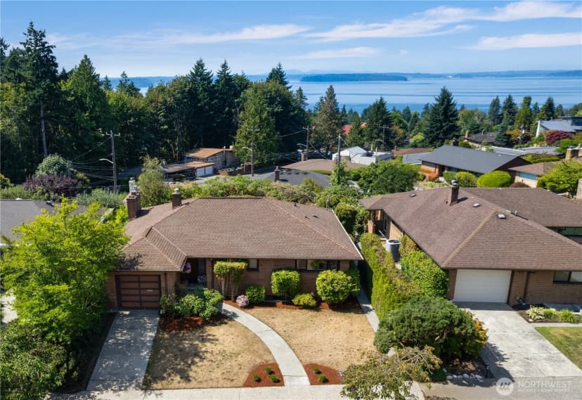 Property photo for 9111 40th Avenue Sw, Seattle photo 2