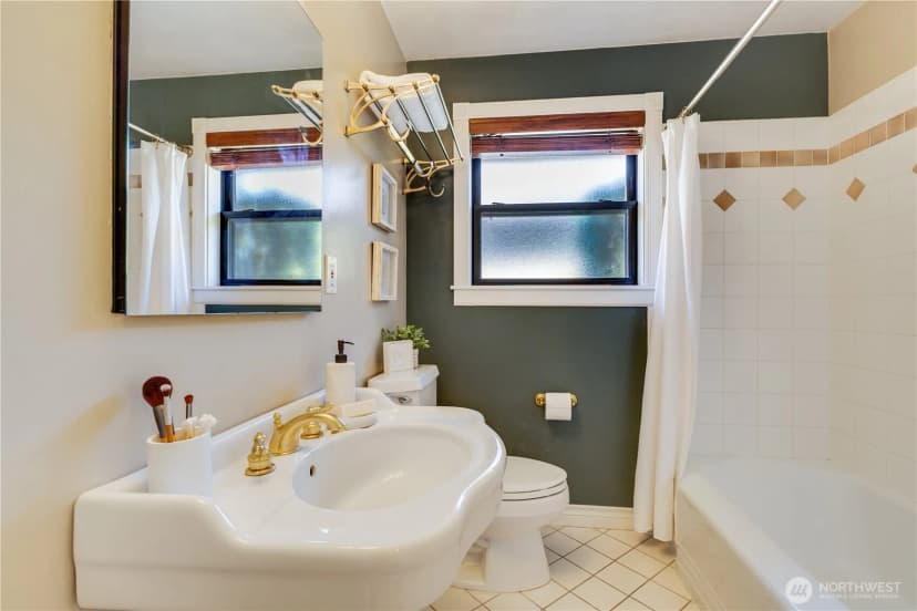 Property photo for 9111 40th Avenue Sw, Seattle photo 18