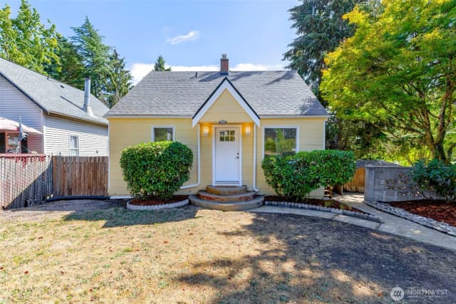 Property photo for 302 Dora Avenue, Bremerton photo 2