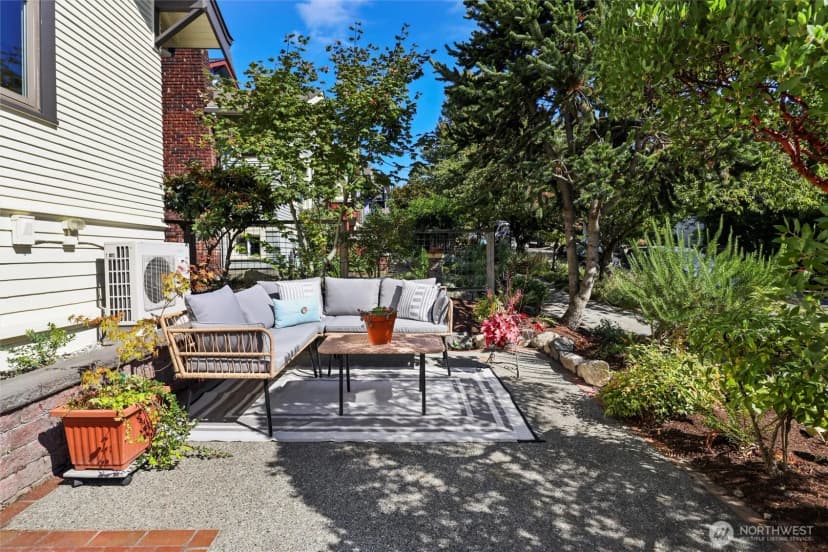 Property photo for 3901 Bagley Avenue N, Seattle photo 2
