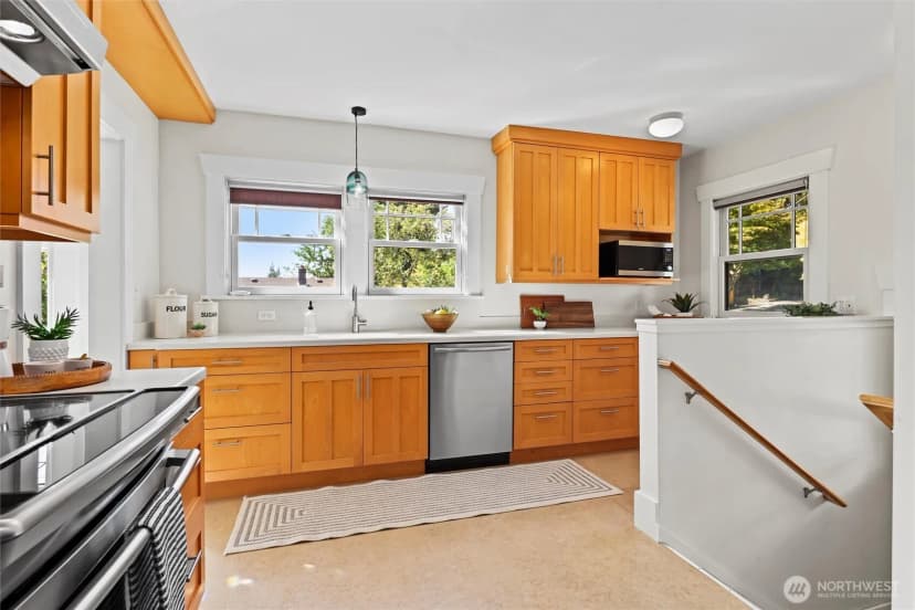 Property photo for 3901 Bagley Avenue N, Seattle photo 10
