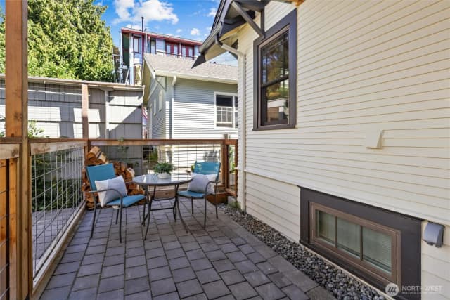 Property photo for 3901 Bagley Avenue N, Seattle photo 5