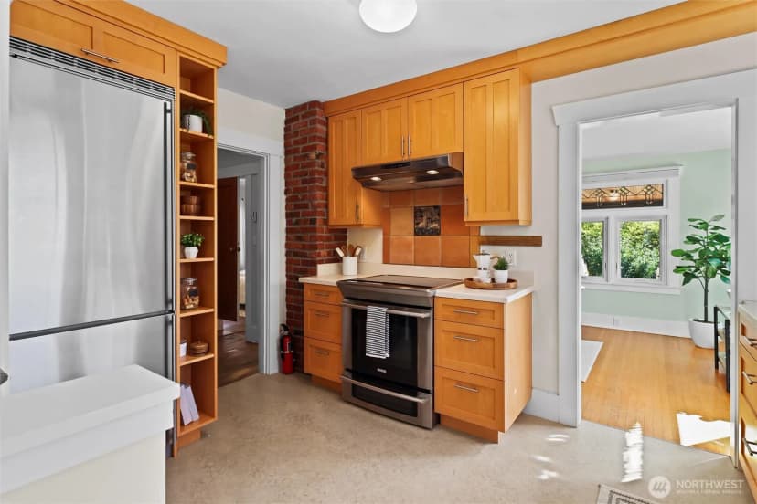 Property photo for 3901 Bagley Avenue N, Seattle photo 9