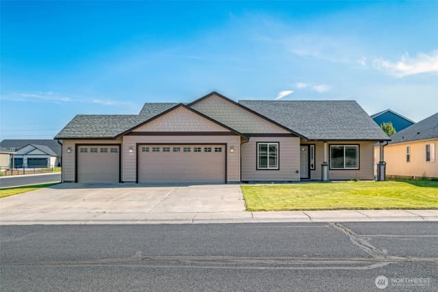 Property photo for 812 6th Avenue Ne, Ephrata