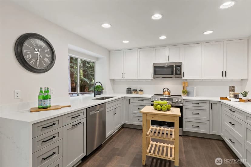Property photo for 20418 Ne 41st Street, Sammamish photo 12