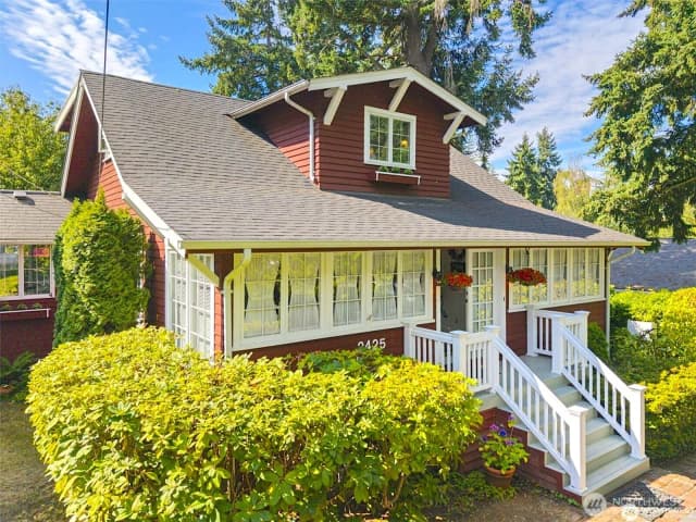 Property photo for 2425 Sw 150th Street, Burien