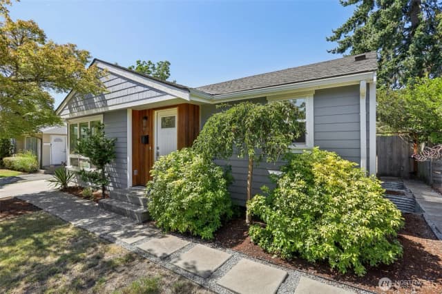 Property photo for 9215 30th Ave Sw, Seattle