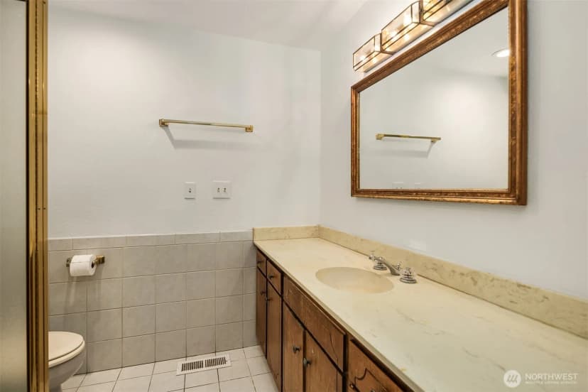 Property photo for 8505 Ne 27th Place, Clyde Hill photo 17