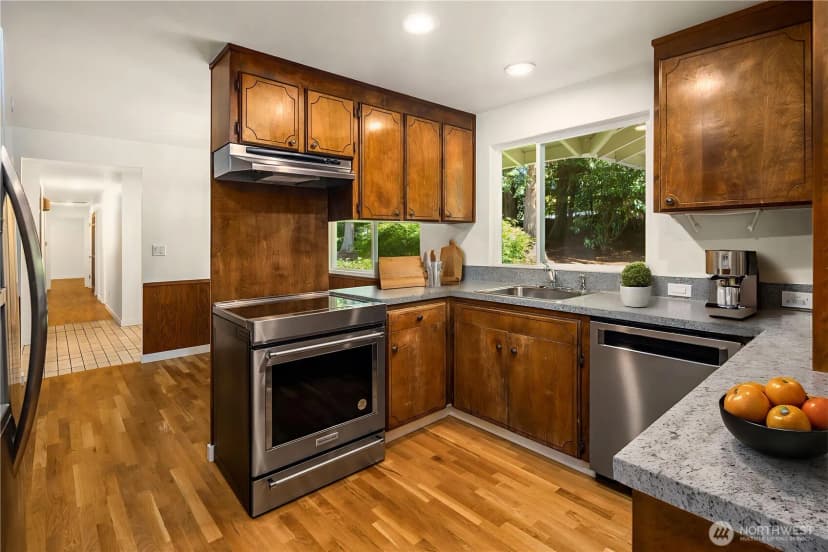 Property photo for 8505 Ne 27th Place, Clyde Hill photo 6