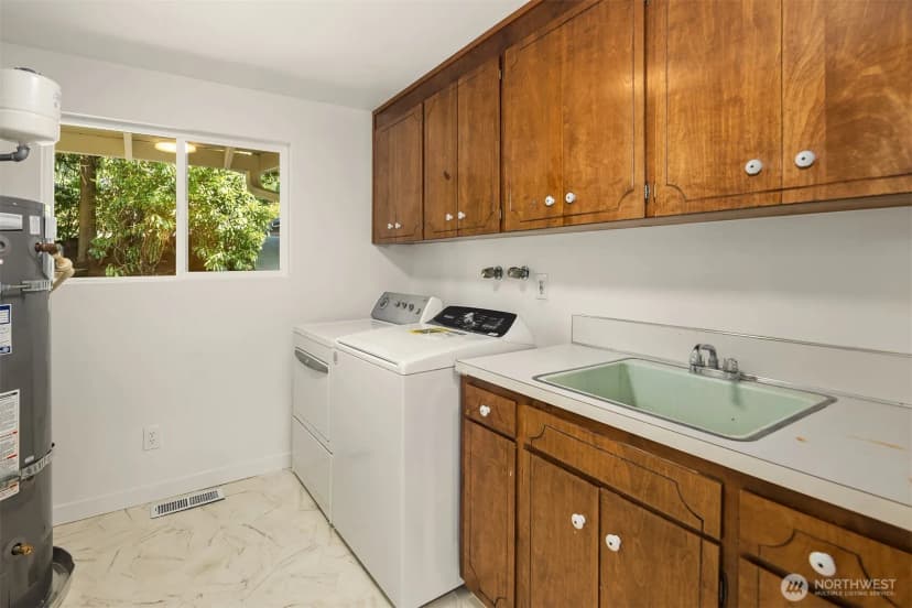 Property photo for 8505 Ne 27th Place, Clyde Hill photo 18
