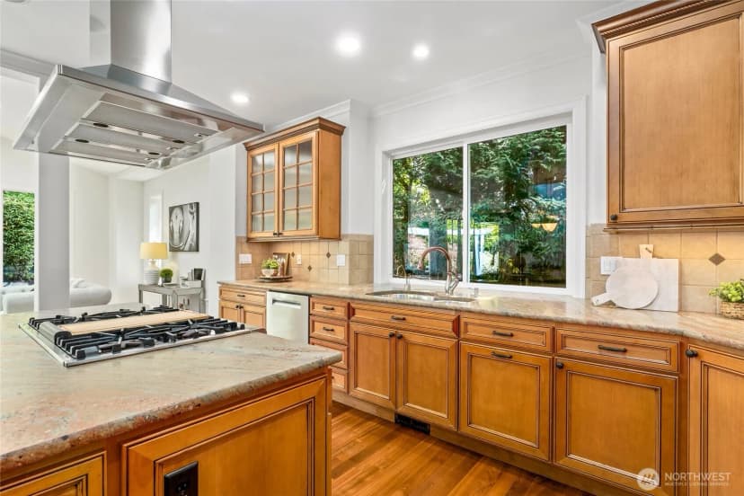 Property photo for 6602 110th Avenue Ne, Kirkland photo 11