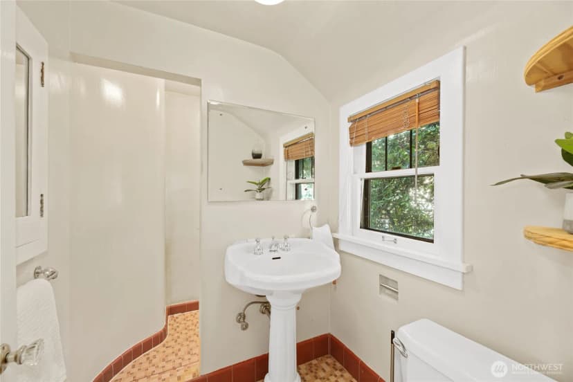 Property photo for 2309 Arch Avenue Sw, Seattle photo 29