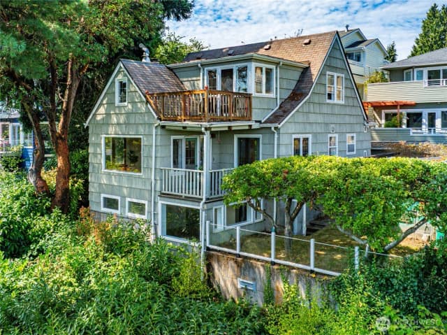 Property photo for 2309 Arch Avenue Sw, Seattle photo 2