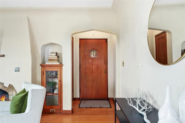Property photo for 2309 Arch Avenue Sw, Seattle photo 4