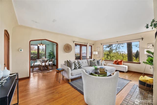 Property photo for 2309 Arch Avenue Sw, Seattle photo 5