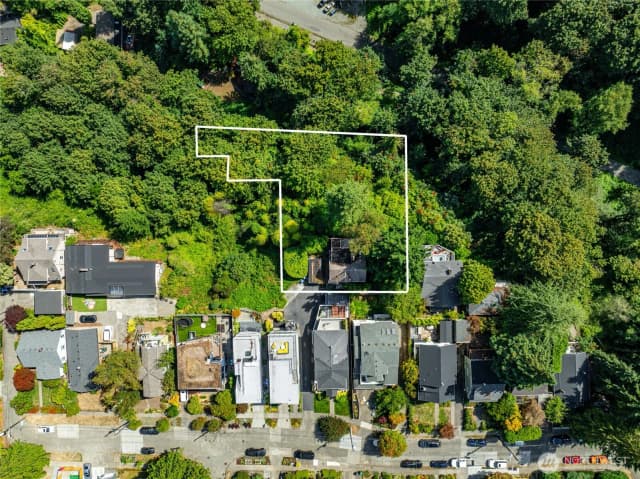Property photo for 2309 Arch Avenue Sw, Seattle photo 3