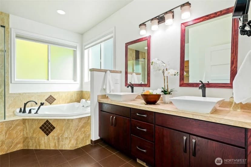 Property photo for 11752 82nd Avenue Ne, Kirkland photo 16