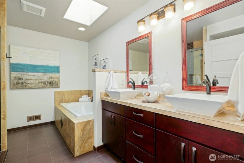Property photo for 11752 82nd Avenue Ne, Kirkland photo 26