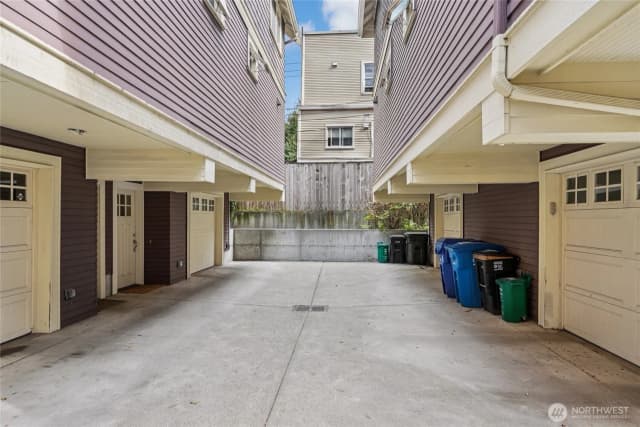 Property photo for 527 11th Avenue E #b, Seattle photo 3